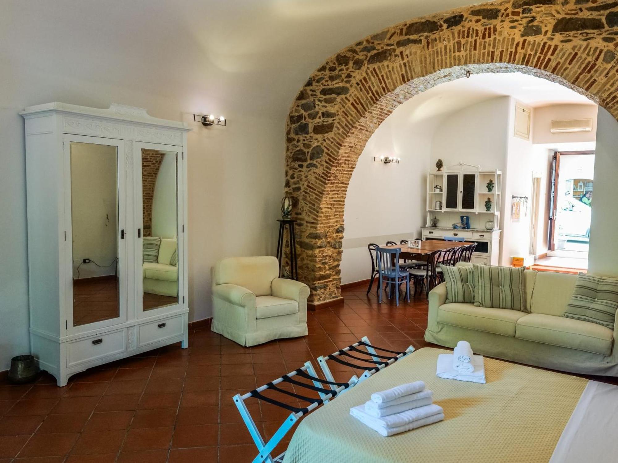 Umberto 25 Bed and Breakfast Santo Stefano di Camastra Buitenkant foto