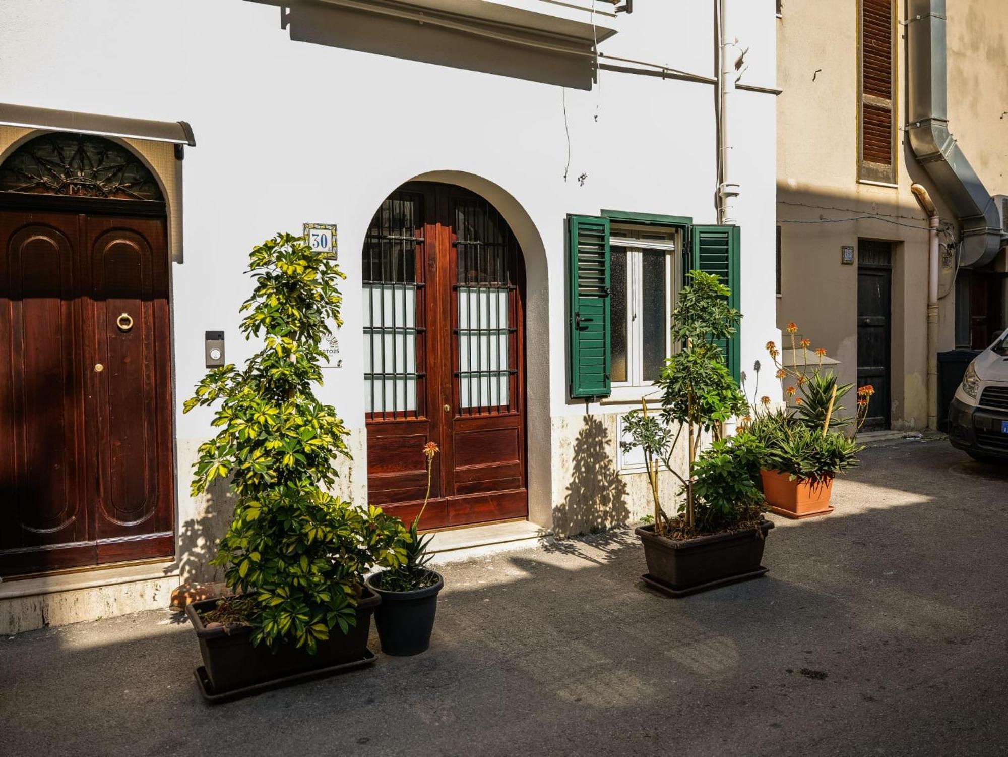 Umberto 25 Bed and Breakfast Santo Stefano di Camastra Buitenkant foto