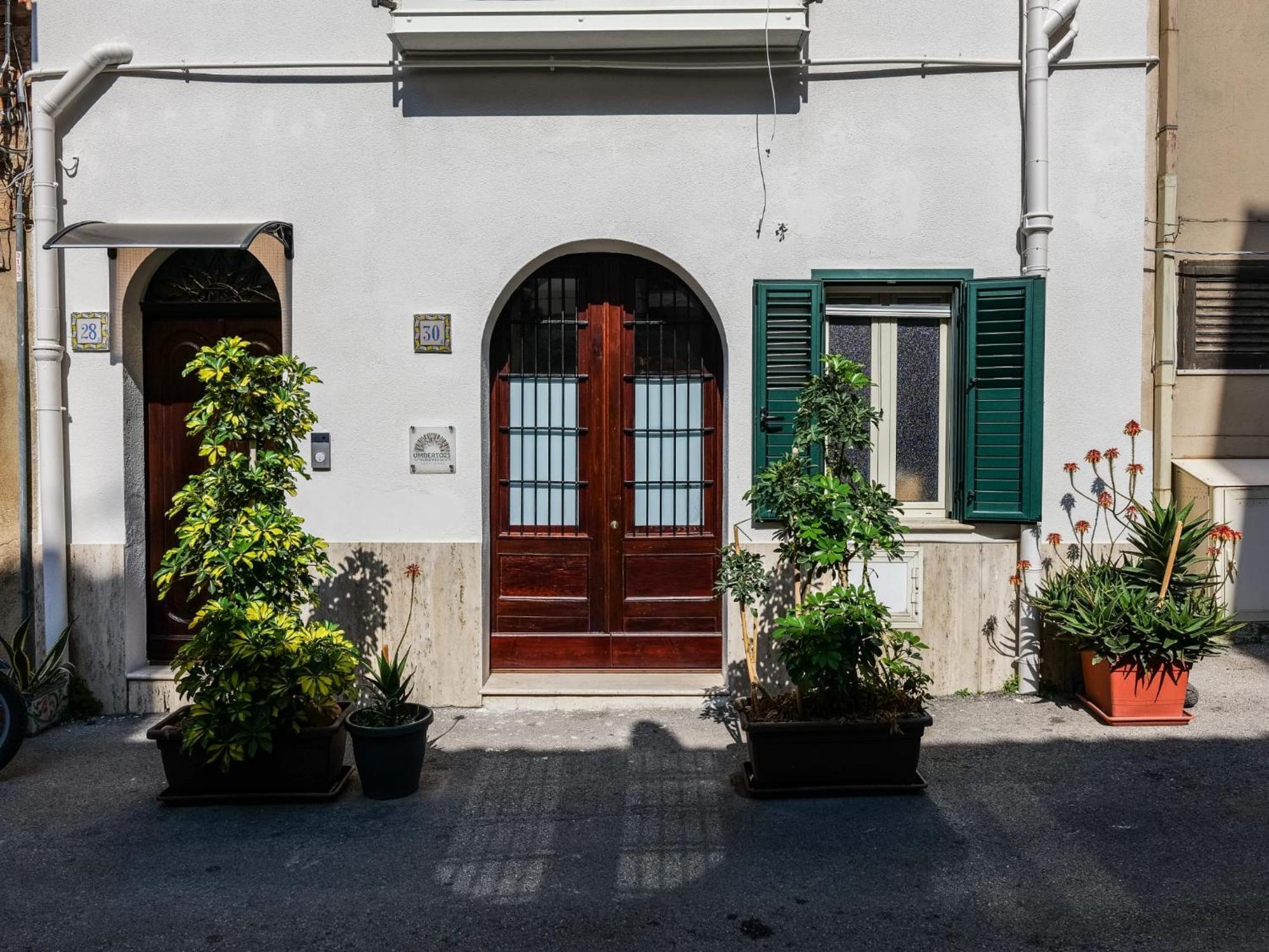 Umberto 25 Bed and Breakfast Santo Stefano di Camastra Buitenkant foto